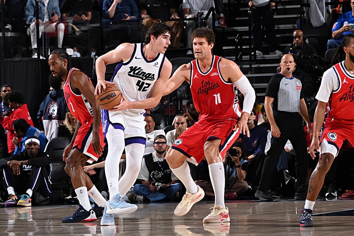 开云体育官网-直接打爆了快船内线！国王内线新秀又一次收获了大量的自信心？